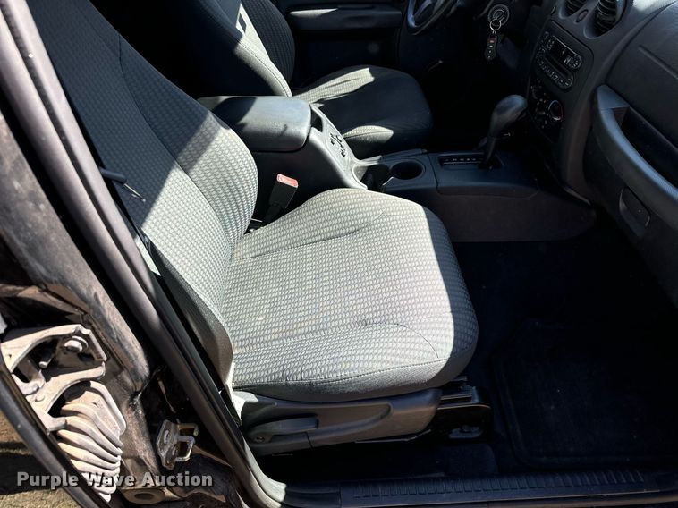 image for item MS9830 2004 Jeep Liberty  SUV