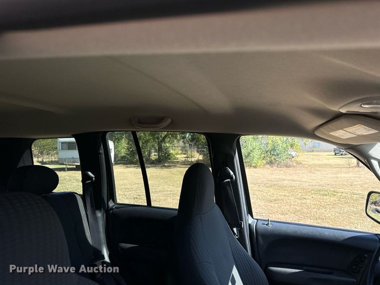 image for item MS9830 2004 Jeep Liberty  SUV