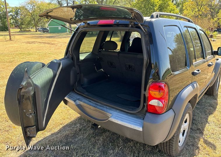 image for item MS9830 2004 Jeep Liberty  SUV