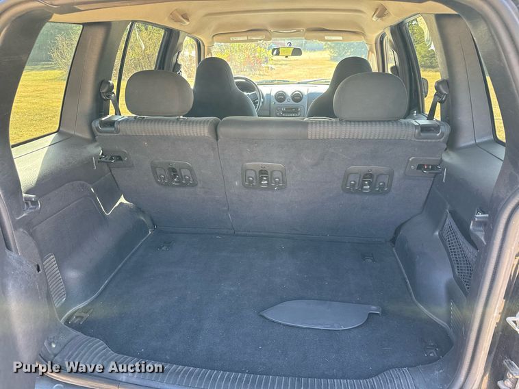 image for item MS9830 2004 Jeep Liberty  SUV