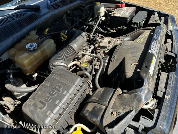 image for item MS9830 2004 Jeep Liberty  SUV