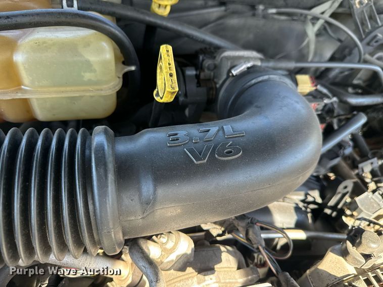 image for item MS9830 2004 Jeep Liberty  SUV