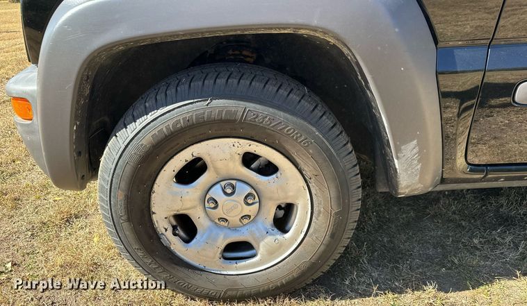 image for item MS9830 2004 Jeep Liberty  SUV