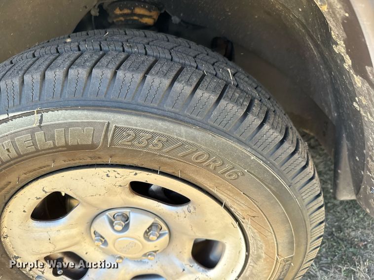 image for item MS9830 2004 Jeep Liberty  SUV