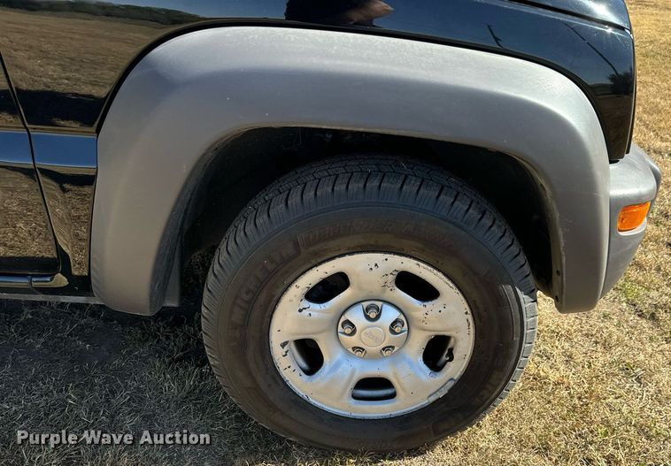 image for item MS9830 2004 Jeep Liberty  SUV