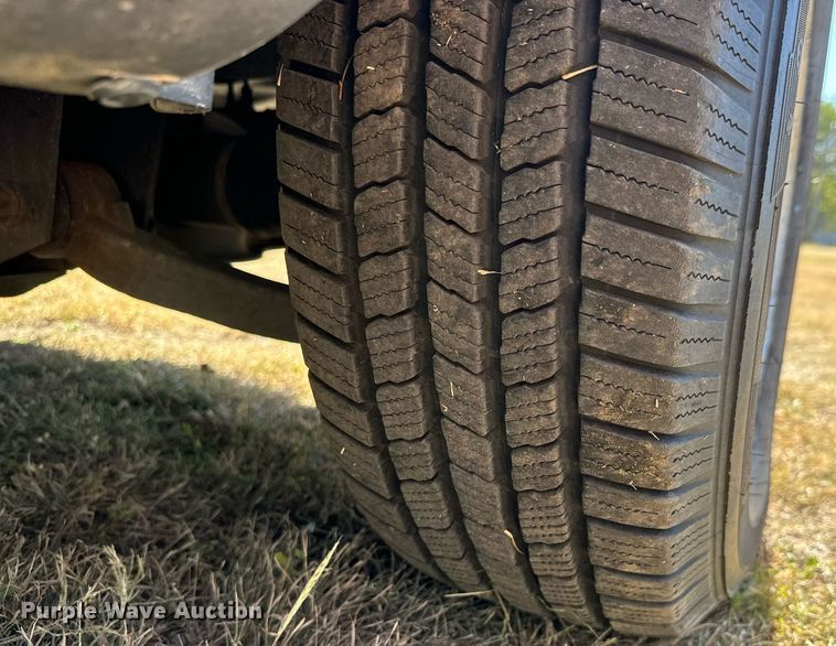 image for item MS9830 2004 Jeep Liberty  SUV