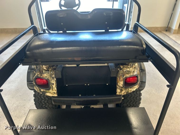 image for item NO9502 EZ-GO golf cart