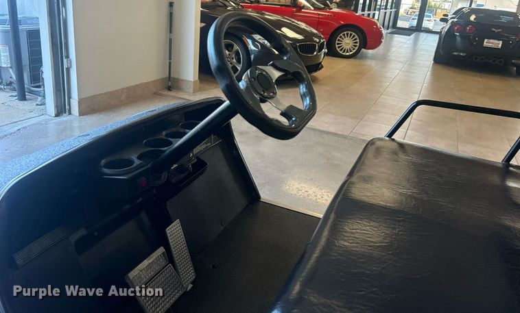 image for item NO9504 Yamaha golf cart