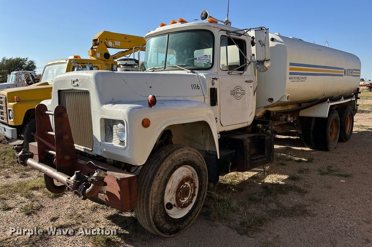 image for item DD3298 1978 Mack water truck