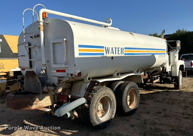 image for item DD3298 1978 Mack water truck