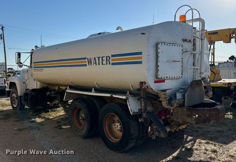 image for item DD3298 1978 Mack water truck