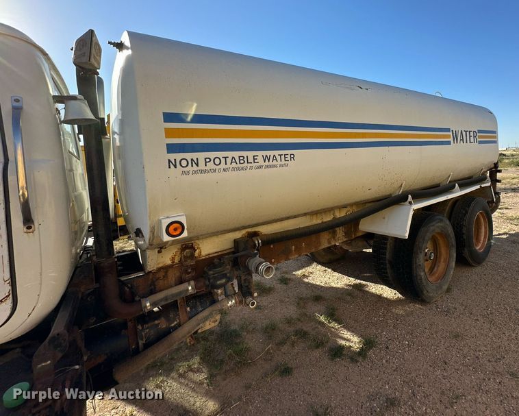 image for item DD3298 1978 Mack water truck