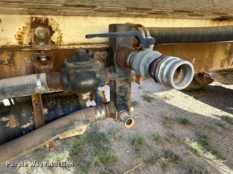 image for item DD3298 1978 Mack water truck