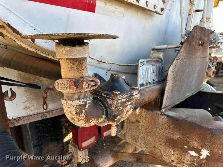 image for item DD3298 1978 Mack water truck