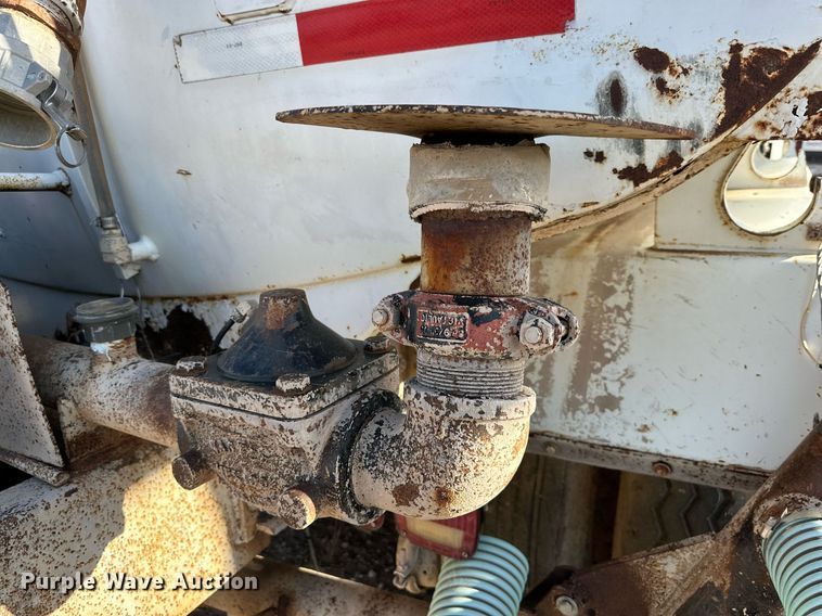 image for item DD3298 1978 Mack water truck