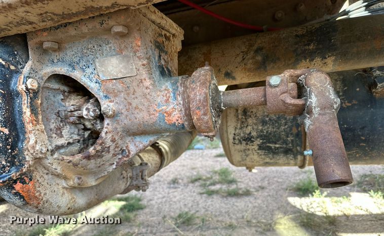 image for item DD3298 1978 Mack water truck