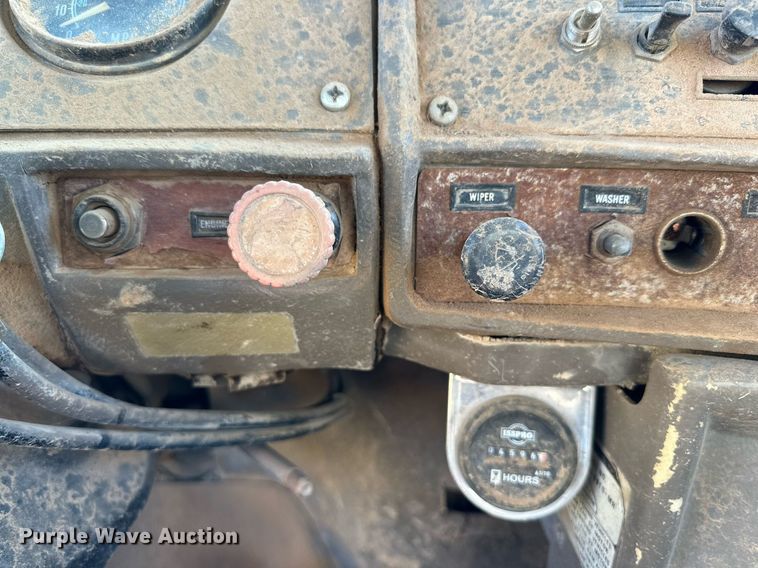 image for item DD3298 1978 Mack water truck