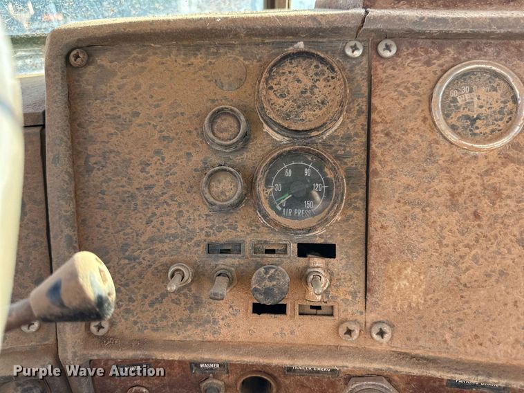 image for item DD3298 1978 Mack water truck