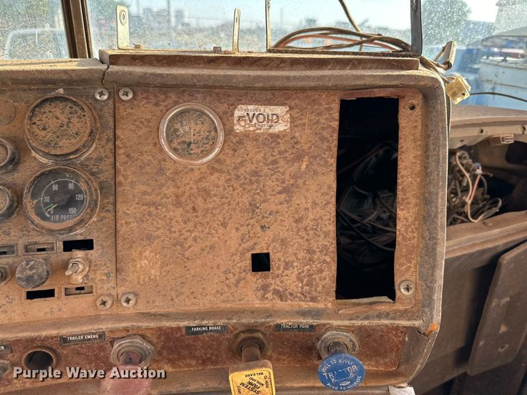 image for item DD3298 1978 Mack water truck