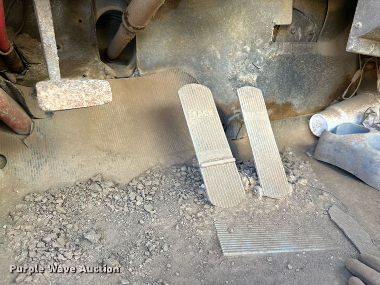 image for item DD3298 1978 Mack water truck