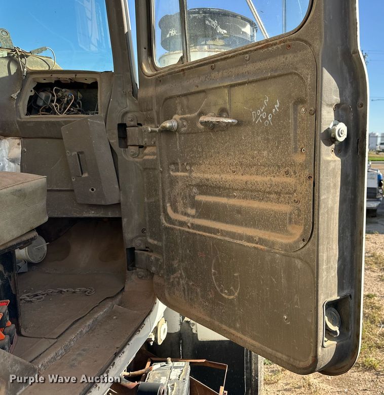 image for item DD3298 1978 Mack water truck