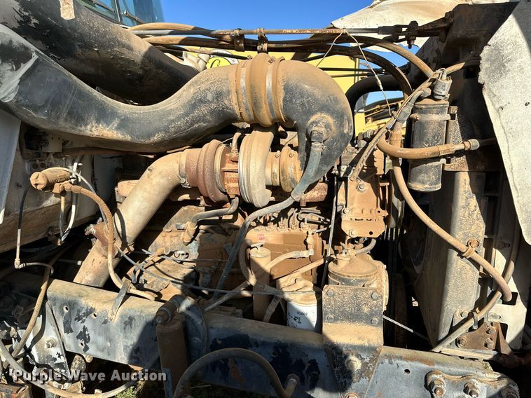 image for item DD3298 1978 Mack water truck