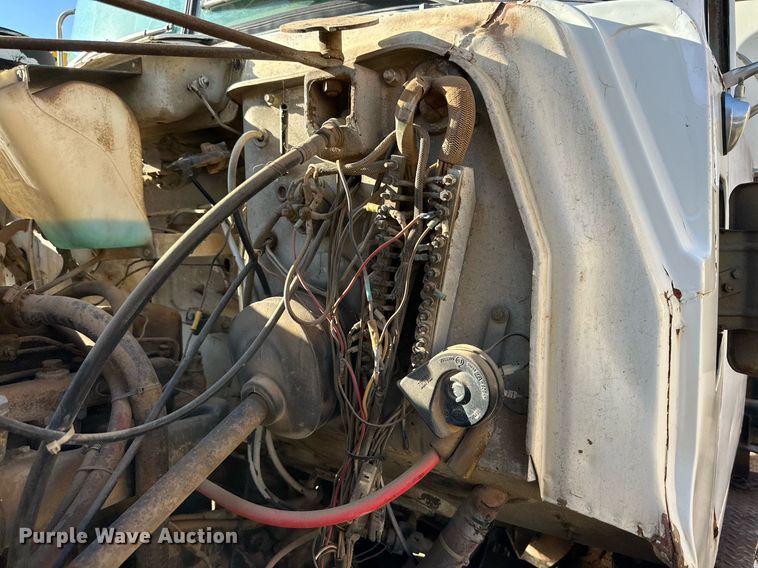 image for item DD3298 1978 Mack water truck