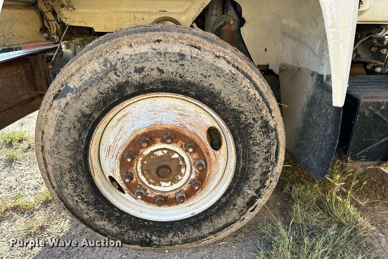 image for item DD3298 1978 Mack water truck