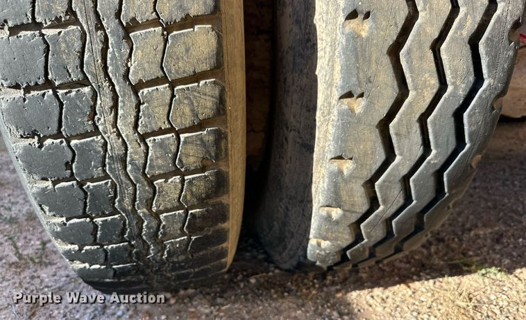 image for item DD3298 1978 Mack water truck