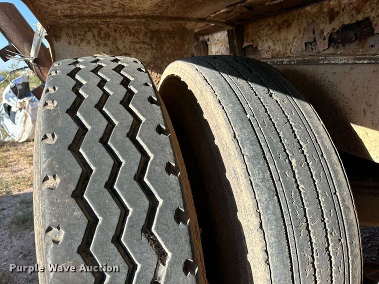 image for item DD3298 1978 Mack water truck