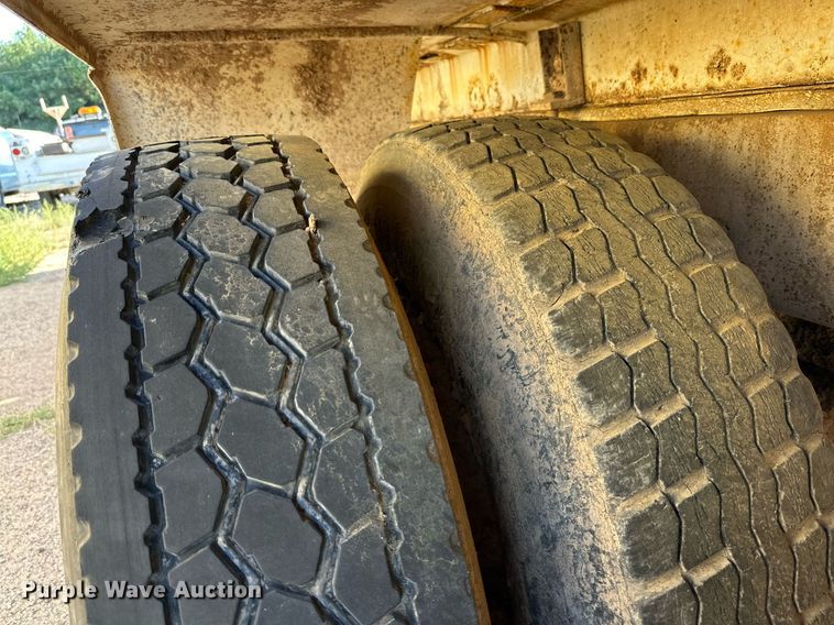 image for item DD3298 1978 Mack water truck