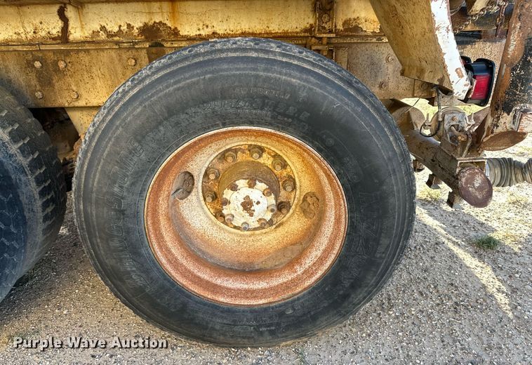 image for item DD3298 1978 Mack water truck