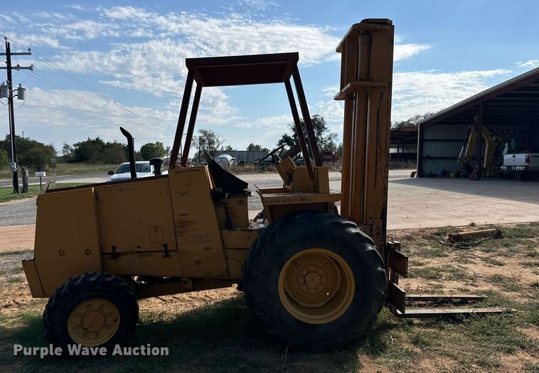 image for item DD3350 Case  585E forklift