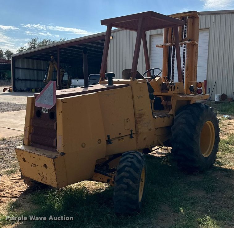 image for item DD3350 Case  585E forklift