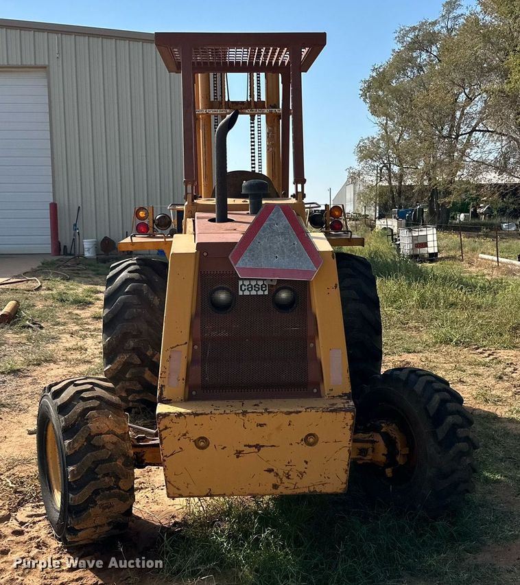 image for item DD3350 Case  585E forklift