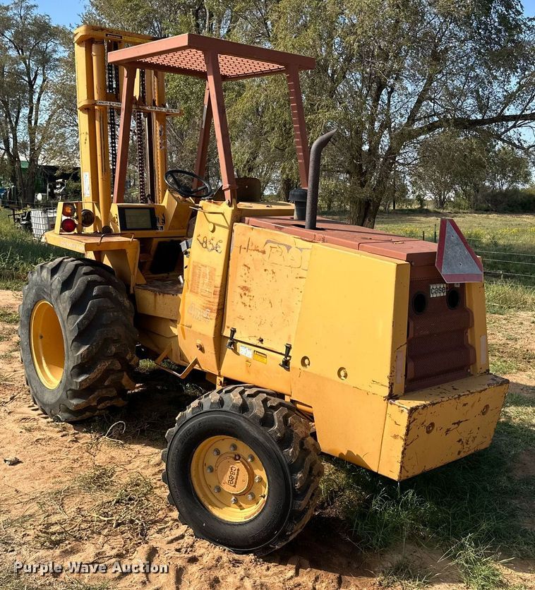 image for item DD3350 Case  585E forklift