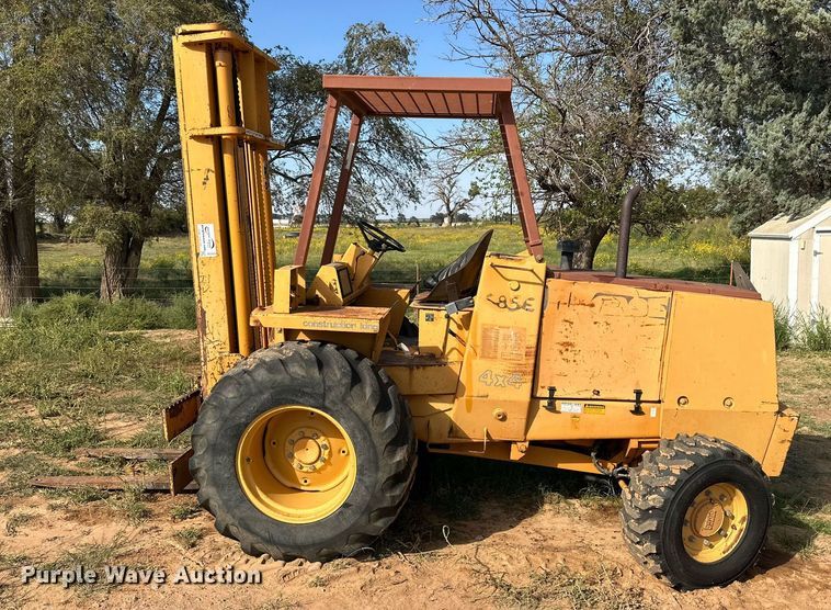 image for item DD3350 Case  585E forklift