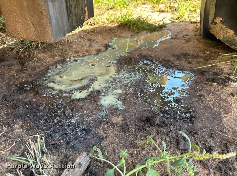 image for item DD3350 Case  585E forklift