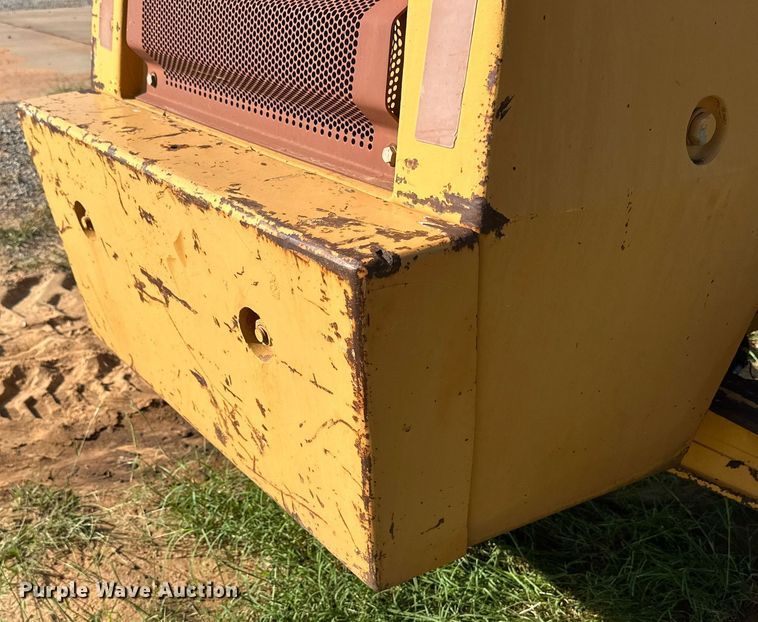 image for item DD3350 Case  585E forklift