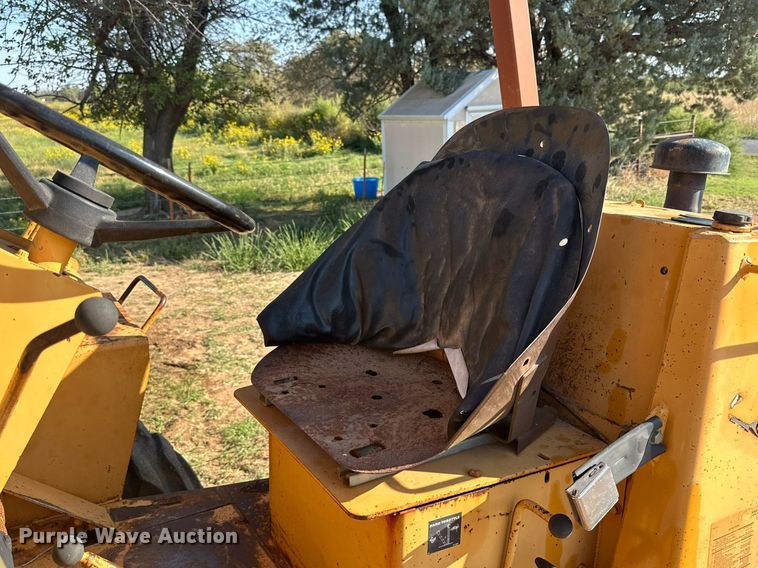 image for item DD3350 Case  585E forklift