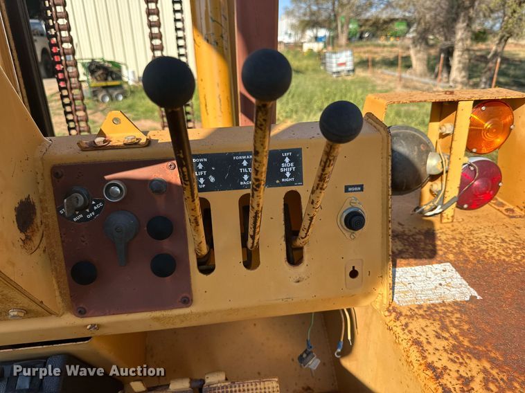 image for item DD3350 Case  585E forklift