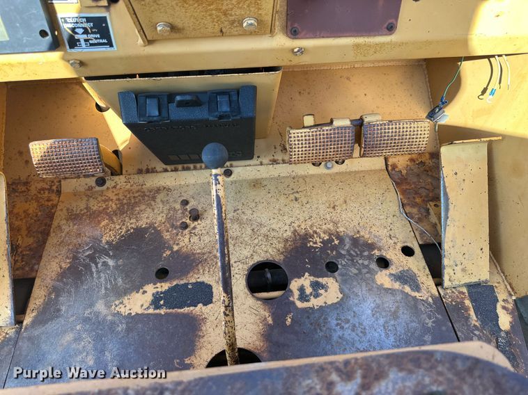 image for item DD3350 Case  585E forklift