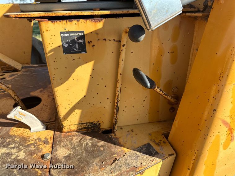 image for item DD3350 Case  585E forklift