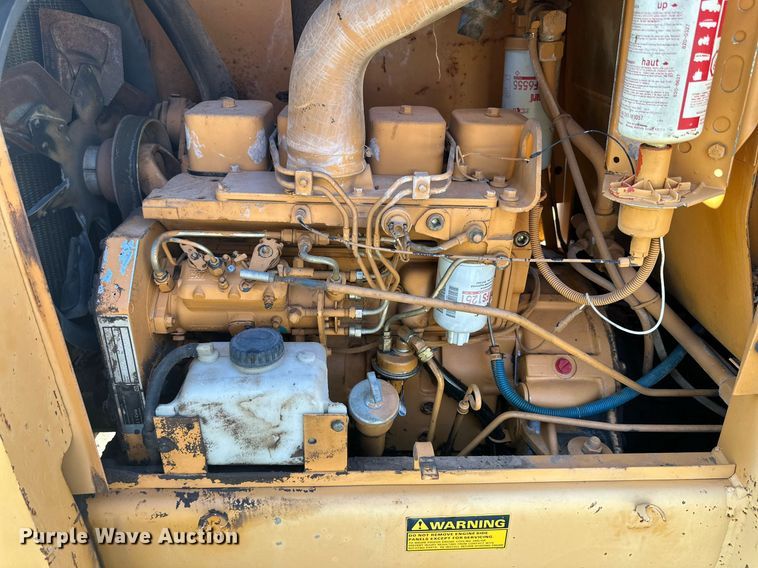 image for item DD3350 Case  585E forklift