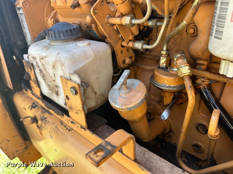 image for item DD3350 Case  585E forklift