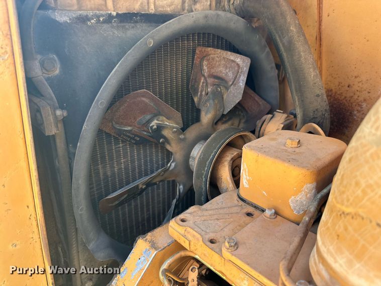 image for item DD3350 Case  585E forklift