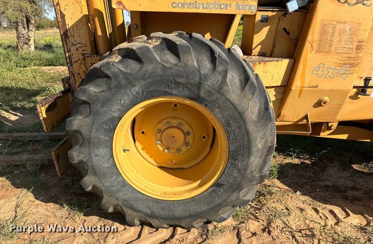 image for item DD3350 Case  585E forklift