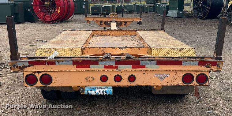 image for item DD3357 2003 Butler pole trailer