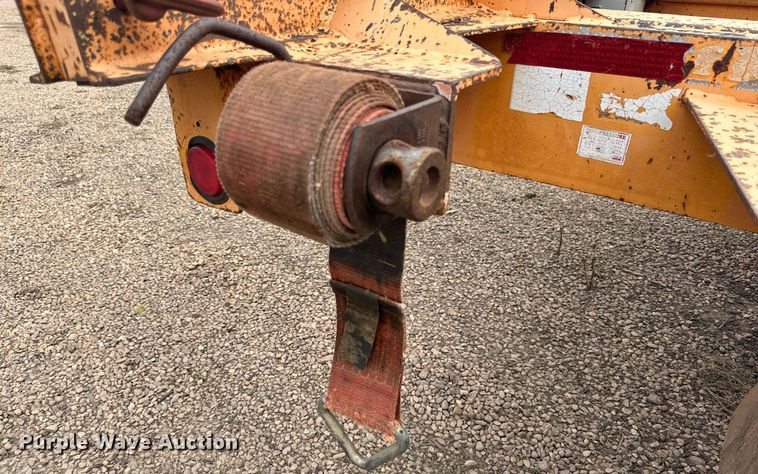 image for item DD3357 2003 Butler pole trailer