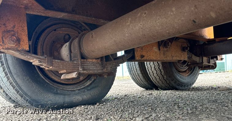 image for item DD3357 2003 Butler pole trailer